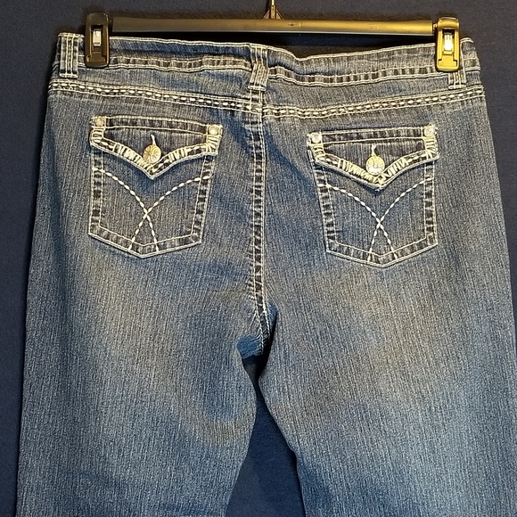 V.S.H. Women's Straight Leg Jean - Picture 12 of 13